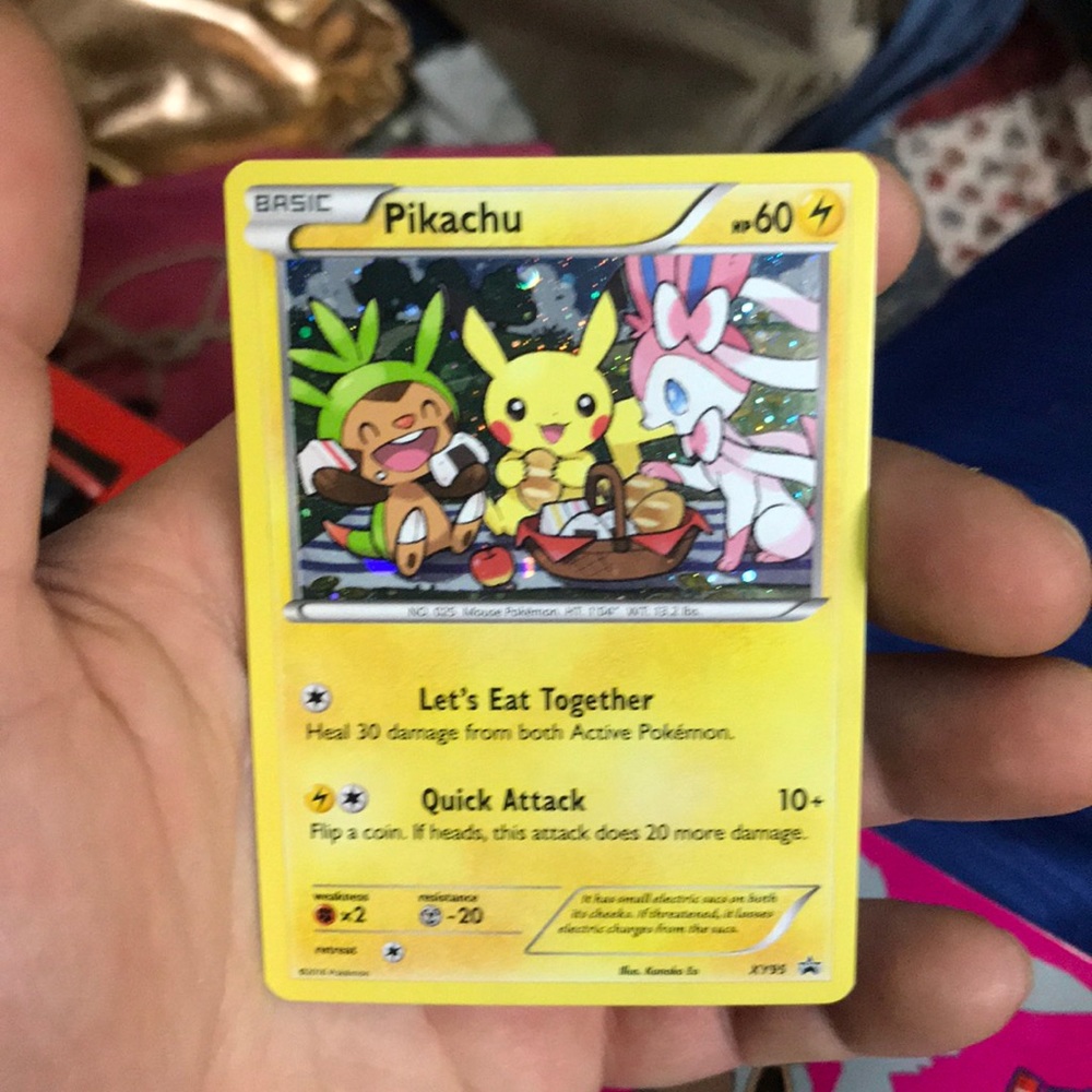 Promo holographic Pikachu’s picnic Pokémon card